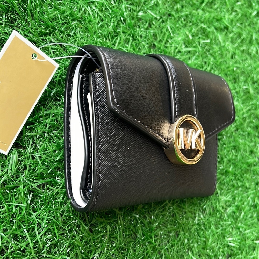MICHAEL KORS CARMEN MEDIUM LOGO AND FAUX LEATHER WALLET BLACK